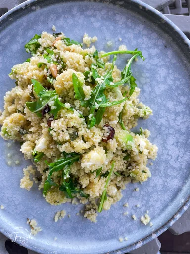 Cuscús de pistacho y salvia