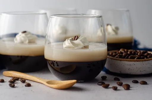 Parfaits de gelatina de café