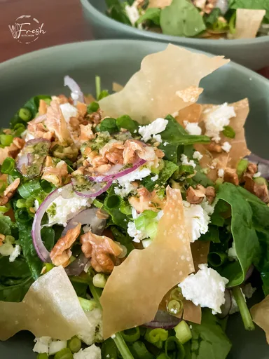 Ensalada griega de espinacas
