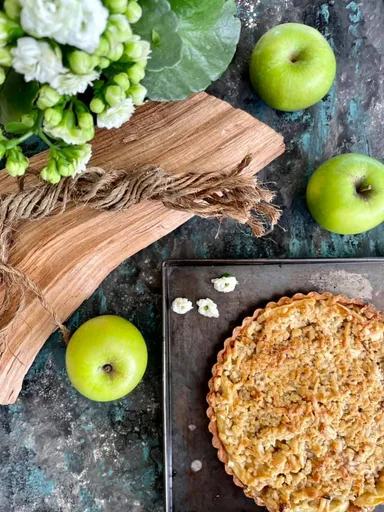 Aria's Caramel Apple Pie