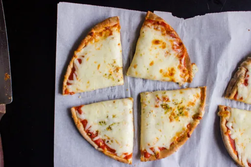 Pizzas de pan de pita rápidas y fáciles (¡solo 3 minutos!)