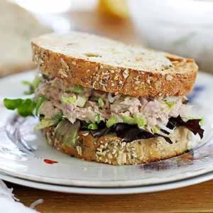 Ensalada de Atún con Brotes
