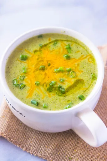Sopa saludable de brócoli
