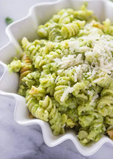 Pasta con Salsa de Aguacate
