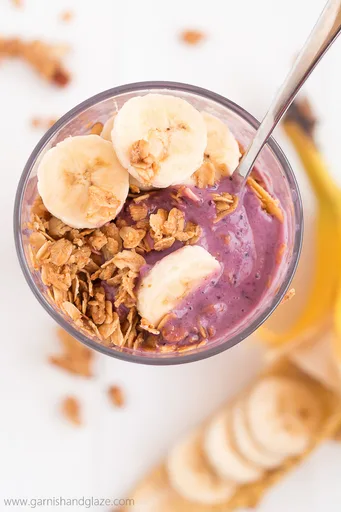Parfait con Topping de Frutos Rojos Estilo Jamba Juice