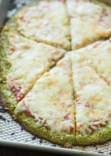 Pizza con base de brócoli
