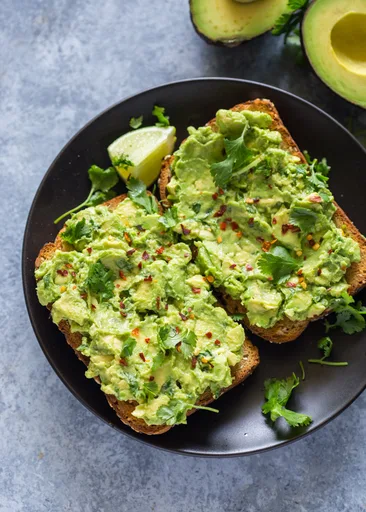 Tostada de aguacate saludable en 5 minutos