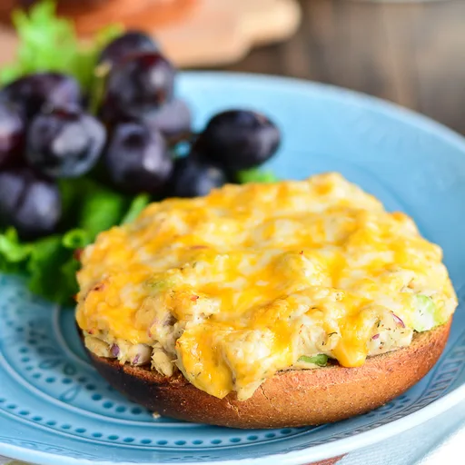 Sándwiches fundidos de atún