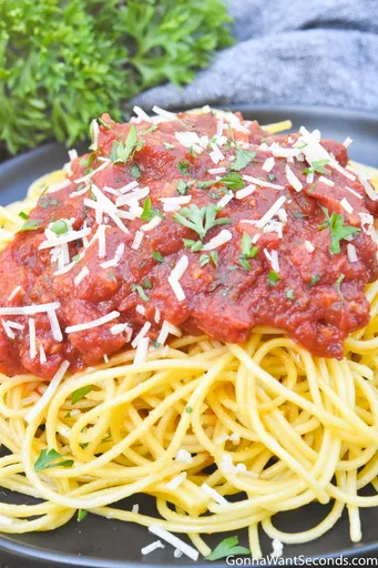 Espaguetis con salsa de carne