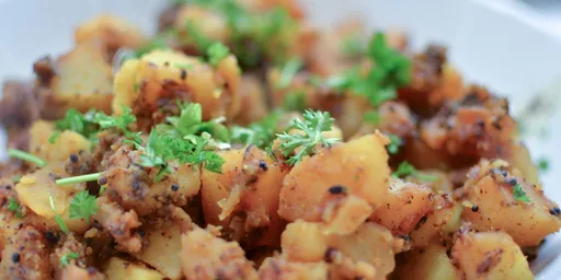 Potato shak (Curry de patata gujarati)