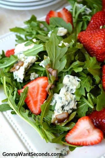 Ensalada de fresas y queso azul
