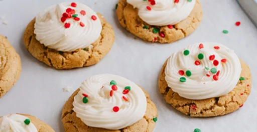 Galletas de Mantequilla Navideñas con Frosting