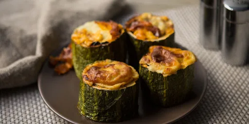 Calabacín gigante relleno a la moussaka