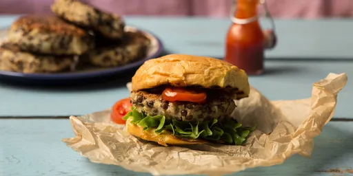 Hamburguesas de lentejas verdes, patata y champiñones