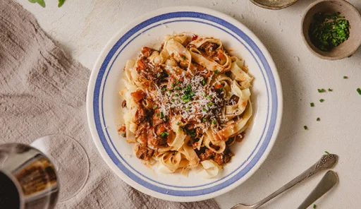 Fetuccini con Salsa Ragú de Osobuco