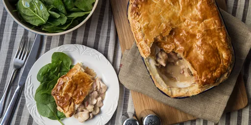 Chicken, bacon and mushroom pie