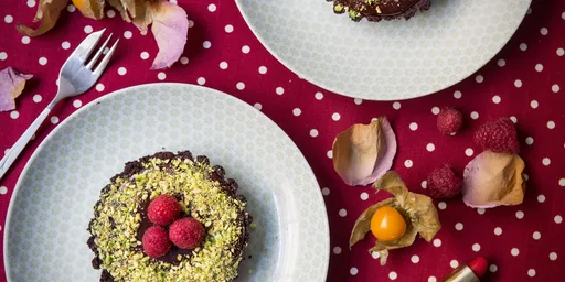 Chocolate and pistachio tarts
