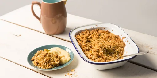 Gluten-free apple and ginger crumble
