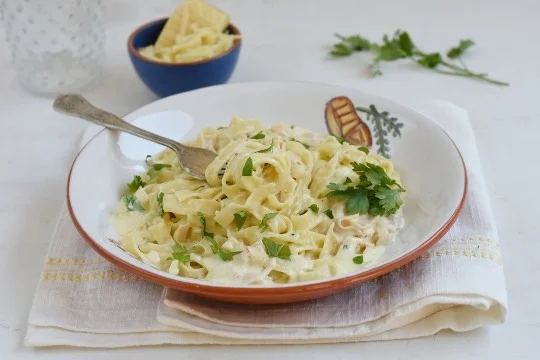 Fettuccine con Salsa Alfredo
