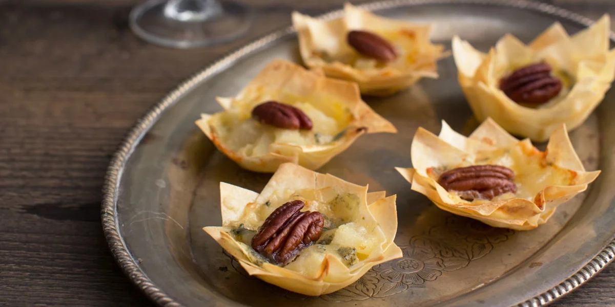 Blue cheese filo bites with pears and pecan
