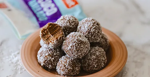 Bolitas energéticas de dátiles y avena