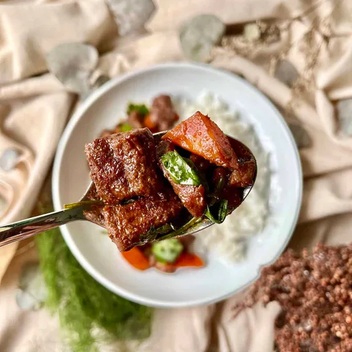 Tau Yew Bak (Braised Pork in Soy Sauce)