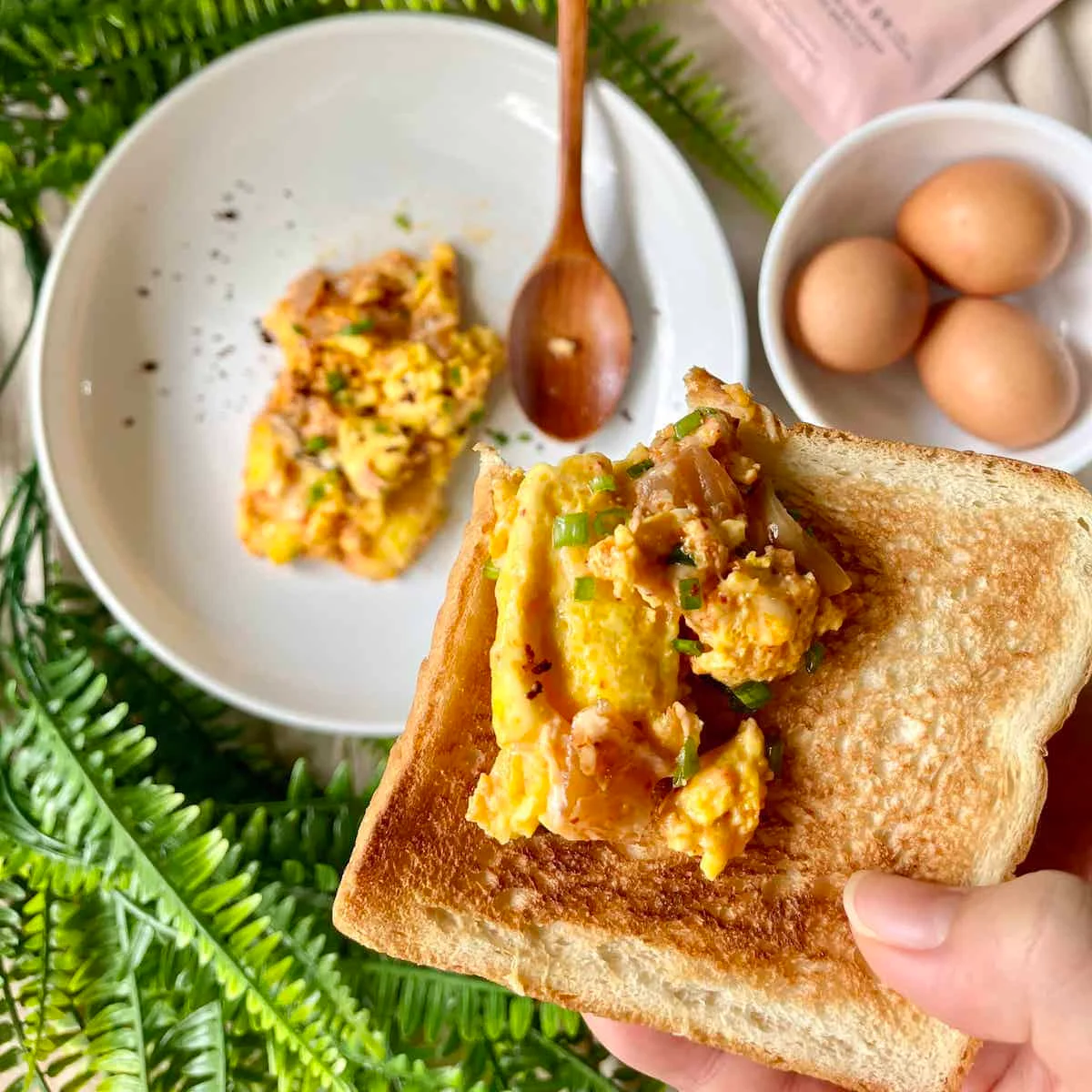 Kimchi Eggs (10 minutes)