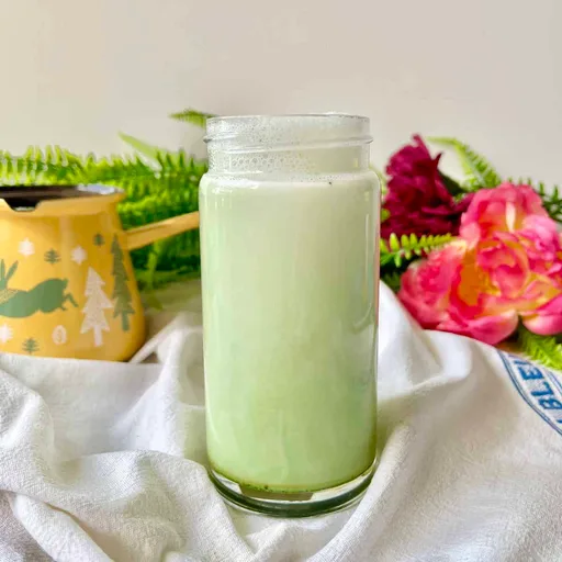 Vanilla Matcha Latte (Starbucks Copycat)