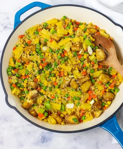 Arroz frito de quinoa