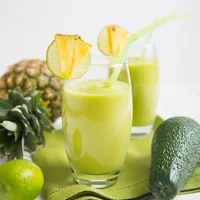 Batido de piña y aguacate