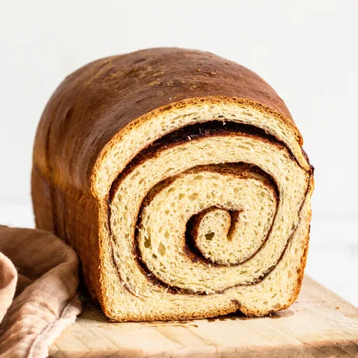 Pan de molde con espiral de canela