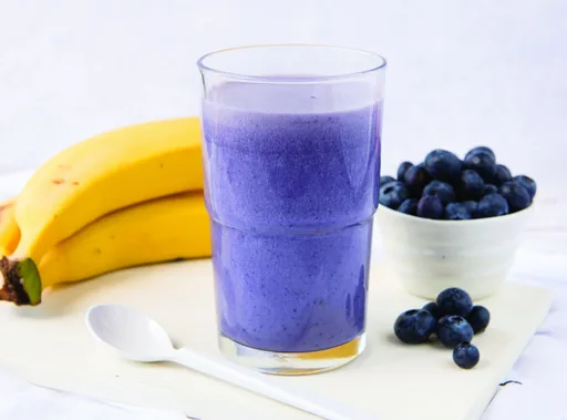 Batido de plátano y arándanos