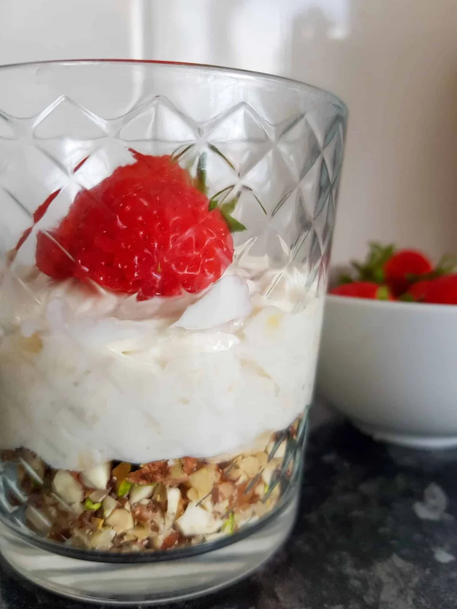 Strawberry cream cheese parfait