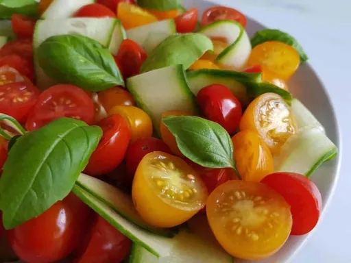 Ensalada de tomate y pepino