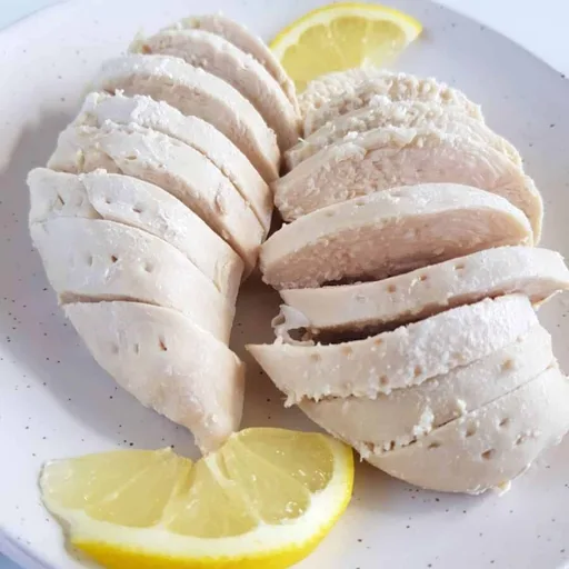 Pechugas de pollo escalfadas