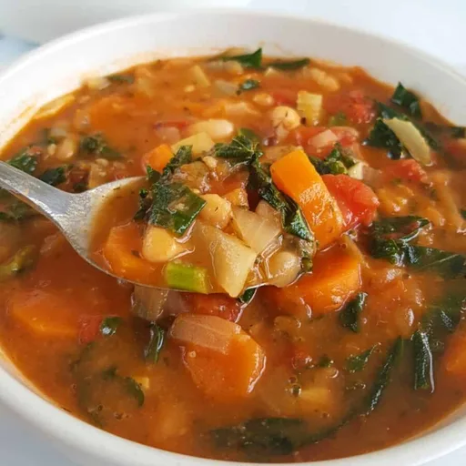 Sopa de alubias a la toscana