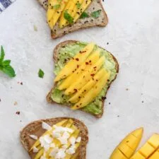 Tostada elegante de mango en 3 versiones