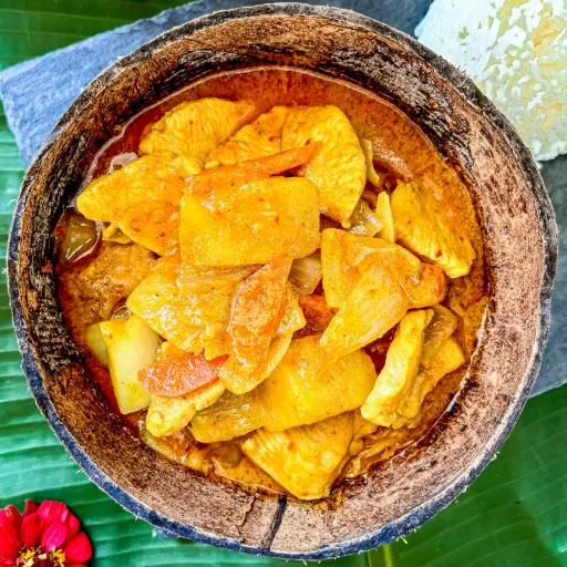 Receta de curry Gang Garee (Curry amarillo tailandés de pollo)