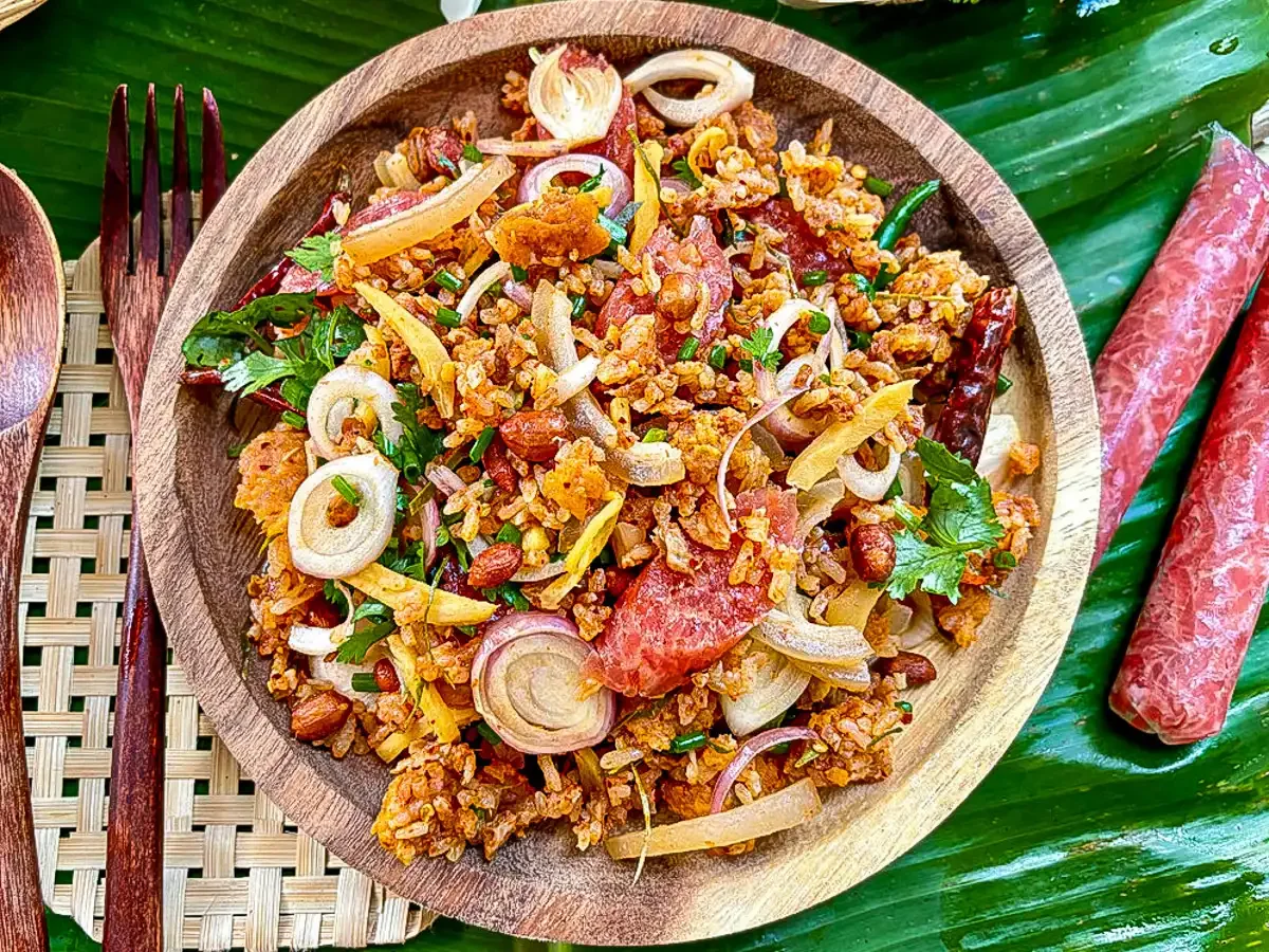 Nam Khao Tod (Thai Crispy Rice Salad Recipe)