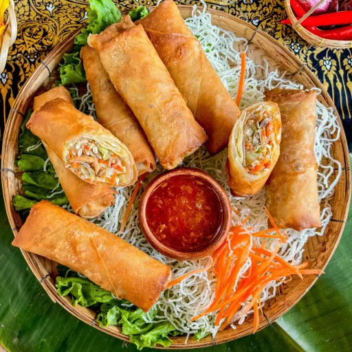 Receta de rollitos de huevo tailandeses (rollitos de primavera crujientes)