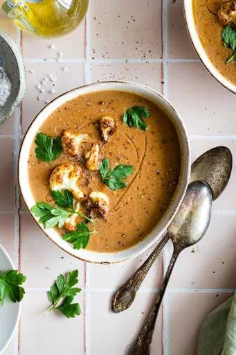 Cauliflower Soup with Caramelized Onions