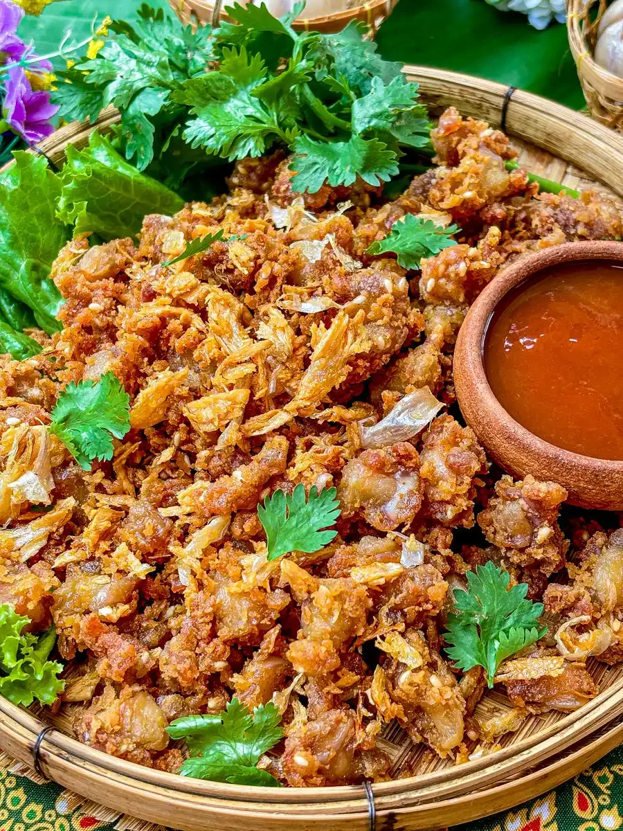 Fried Chicken Knuckles Recipe (En Gai Tod)