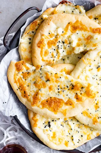 Manakish (de queso y za'atar)