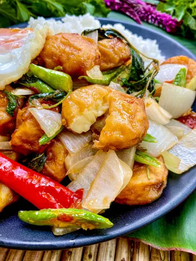 Tofu Pad Krapow Recipe (Thai Basil Tofu Stir-Fry)