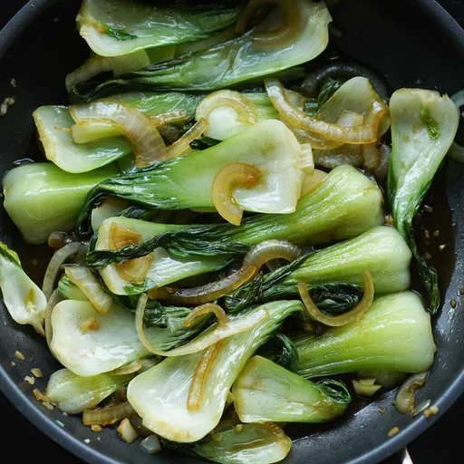 Bok Choy salteado con cebolla y ajo