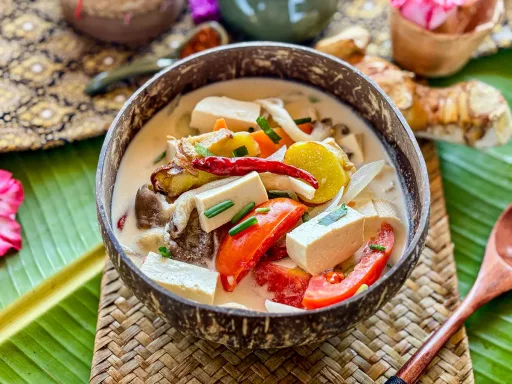 Thai Tofu Soup With Coconut Milk (Vegetarian Tom Kha)