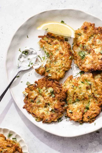 Crispy Turkish Mücver (Zucchini Fritters With Feta)