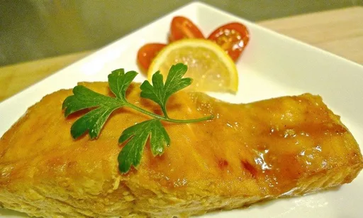 Salmón sencillo a la parrilla de carbón
