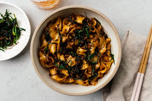 Fideos con cebollino chino