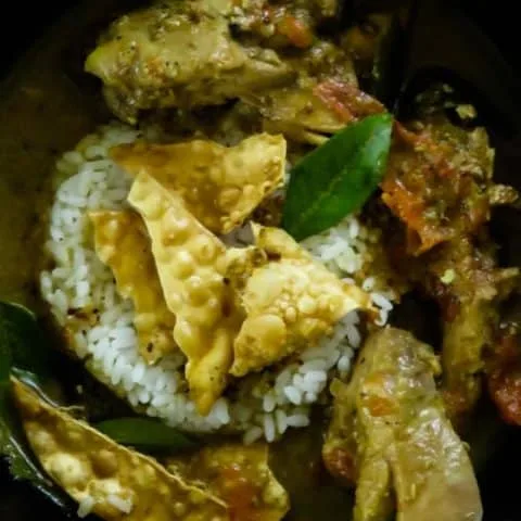 Indian chicken rasam(chicken-black pepper soup).